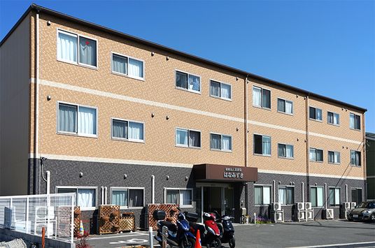 3階建ての建物外観