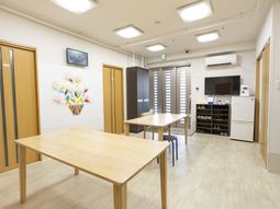 広々としたラウンジ