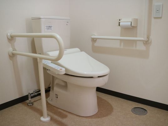 手すり付きトイレ設備