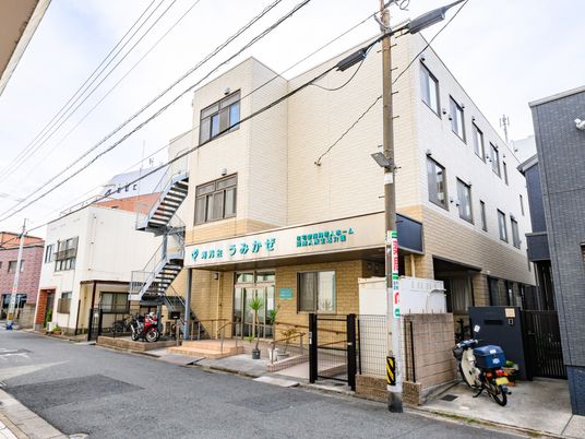 都市型の明るい外観