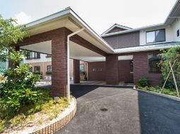 暖かみのあるエントランス