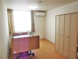 明るい居室の空間