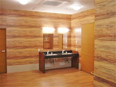 木目調の綺麗な洗面台
