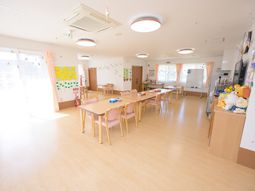 明るい食堂の雰囲気