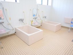 浴室の設備と手すり