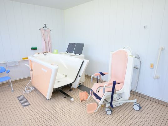 清潔な介助浴室設備