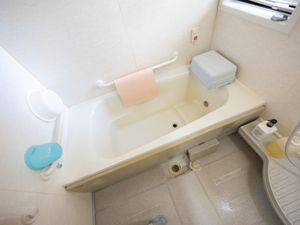 明るい浴室