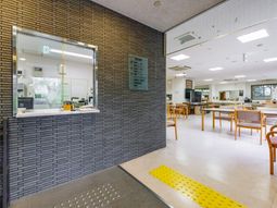 テーブルのある部屋