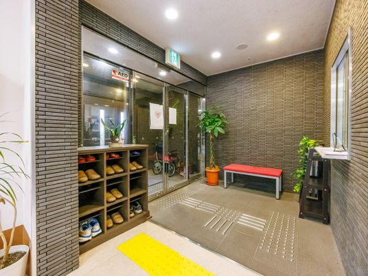 バリアフリーのエントランス