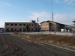 広々とした敷地の外観