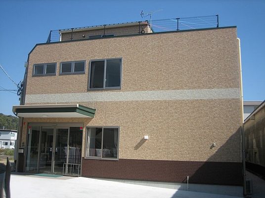 温かな雰囲気の外観