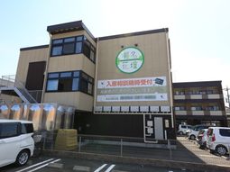 都会的な建物の外観