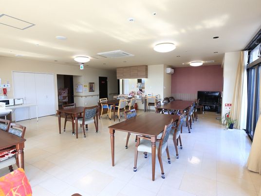 広々とした快適な食堂