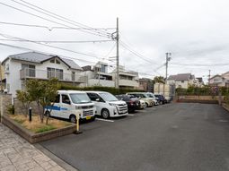 施設の駐車場
