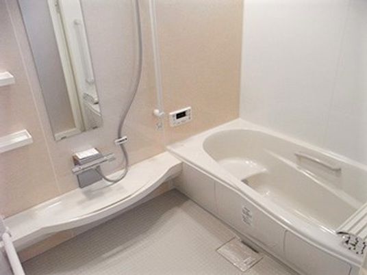 洗練された綺麗な浴室