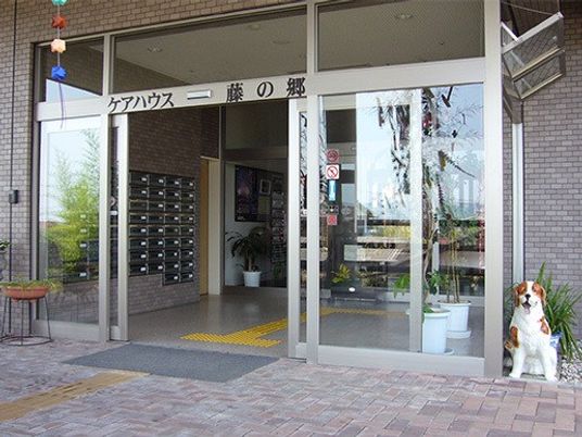 明るいエントランス  