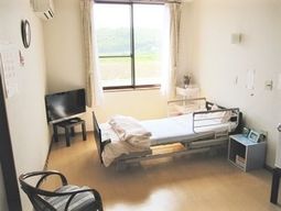 明るく清潔な居室