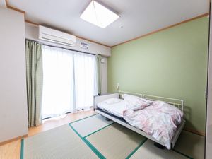 ベッドが置かれた居室