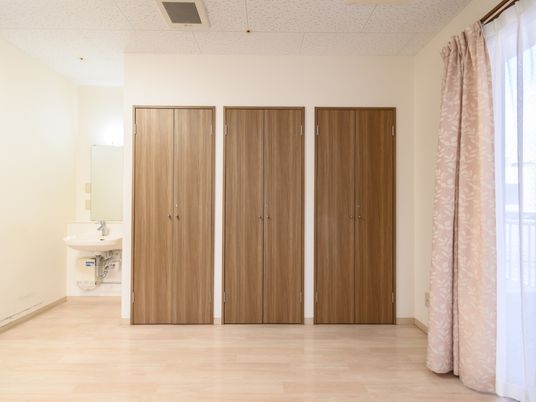 清潔な洗面所付き居室