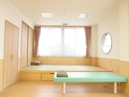 広々とした明るい和室