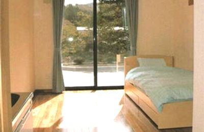 陽光が差し込む居室