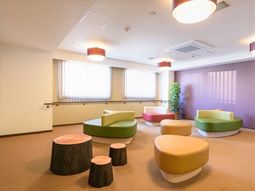 カラフルな休憩室の様子
