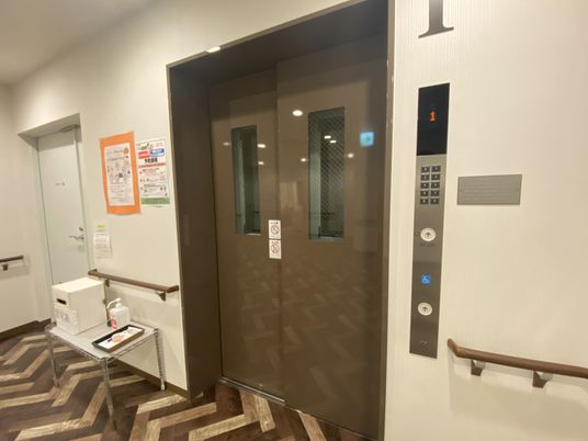 エレベーター前のスペース