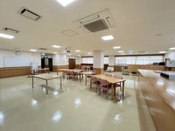 広々としたダイニングルーム