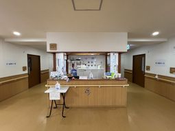 明るいフロント風景