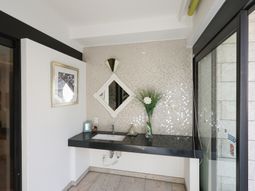 清潔な洗面台の空間