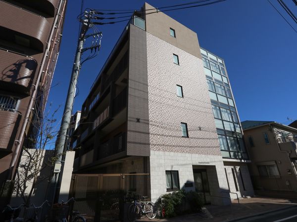 モダンな建物外観