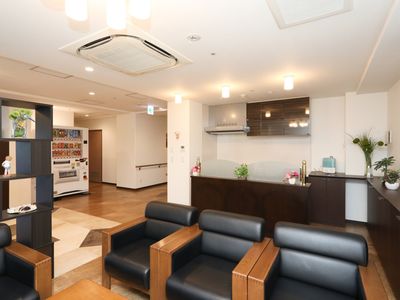 ゆったりとしたロビー風景