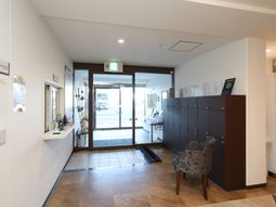 明るく広々としたエントランス