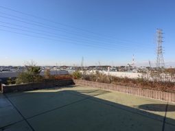 晴れた日の屋上空間