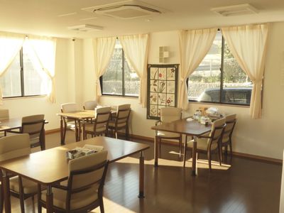 日差し溢れる快適な食堂