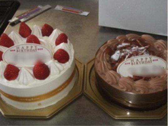 誕生日ケーキ二つ