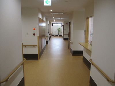 手すり付きの廊下