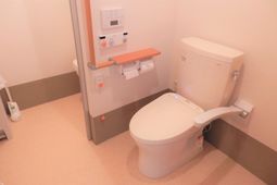 バリアフリー設計のトイレ