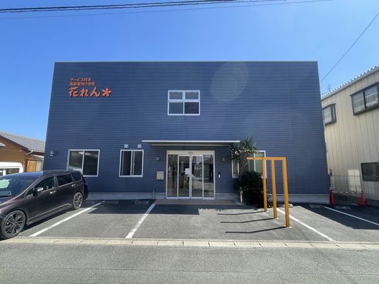 2階建ての外観