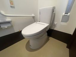 広く使いやすいトイレ