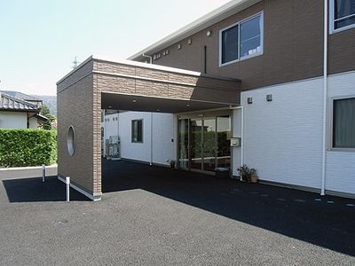 清潔な建物のエントランス