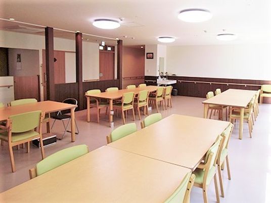 広々とした食堂の様子