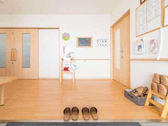 安全設備備えたエントランス