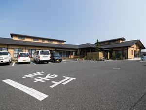 温もりある建物の外観