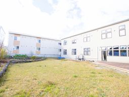 中庭のある建物外観