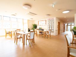 明るい食堂の一角