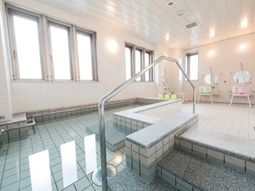 清潔な浴室設備