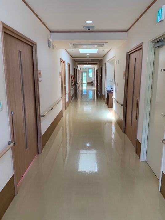 広々とした廊下