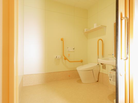 バリアフリーなトイレ空間