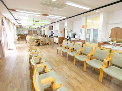 広々とした待合スペース